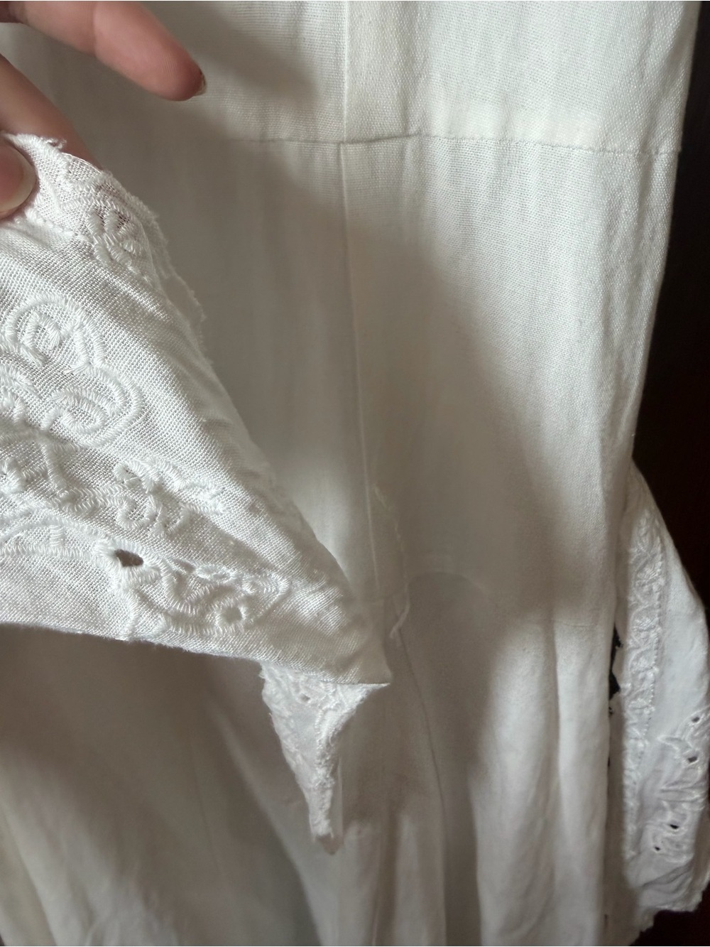 Embroidered Handkerchief Midi Dress
MANGO US 8 White - Picture 9 of 10